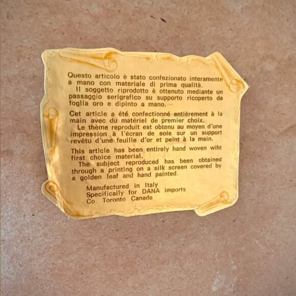 Vintage "Her Embrace" mini painting on gold leaf - relief art - Picture 4 of 4